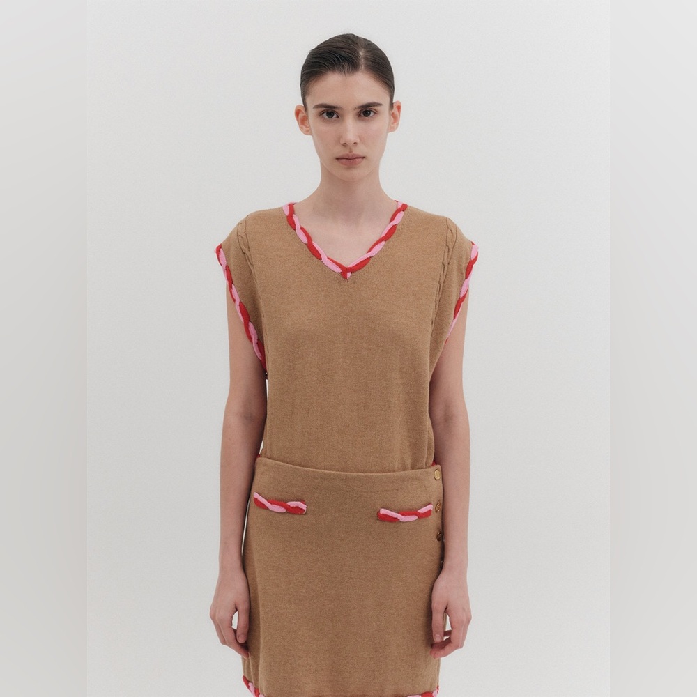 EENK Twisted Edge Knit Vest - Beige